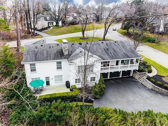 3rd image of 1821 Southwood Ln W