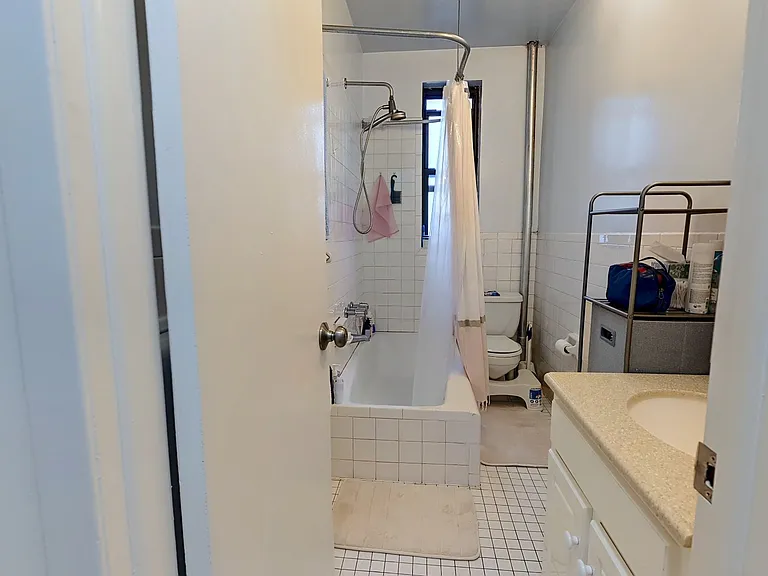 315 W 19th St #51 — Photo 11