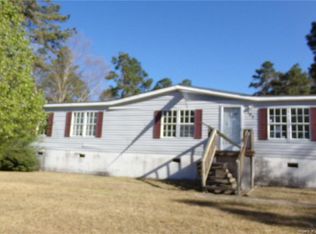 103 Canterbury Dr, Raeford, NC 28376