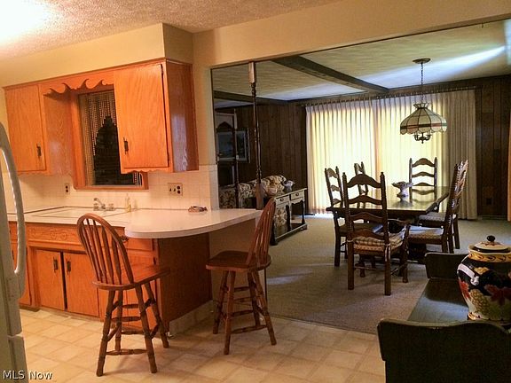 4th image of 2945 Bernadette Ave
