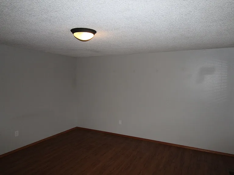 6903 N Cincinnati St — Photo 10