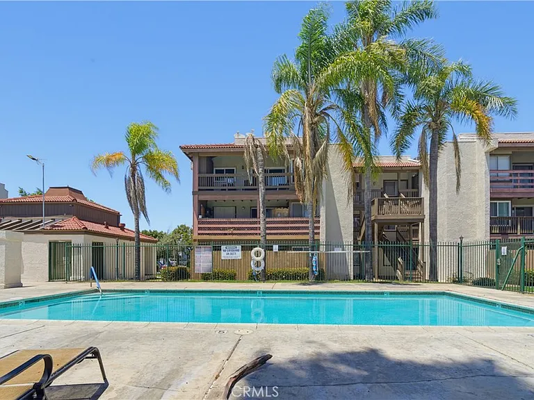 1067 S Citron St — Photo 31