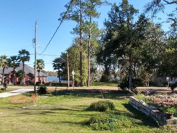 3rd image of 3404 Trout River Blvd