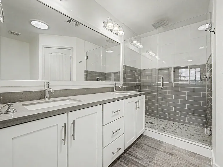 8129 E Oak St — Photo 13