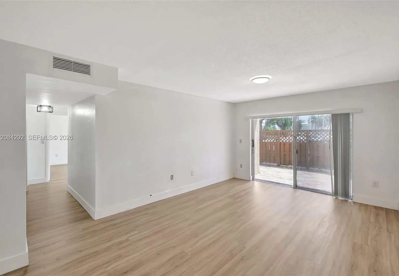 Doral Gardens Ii Condo — Photo 4