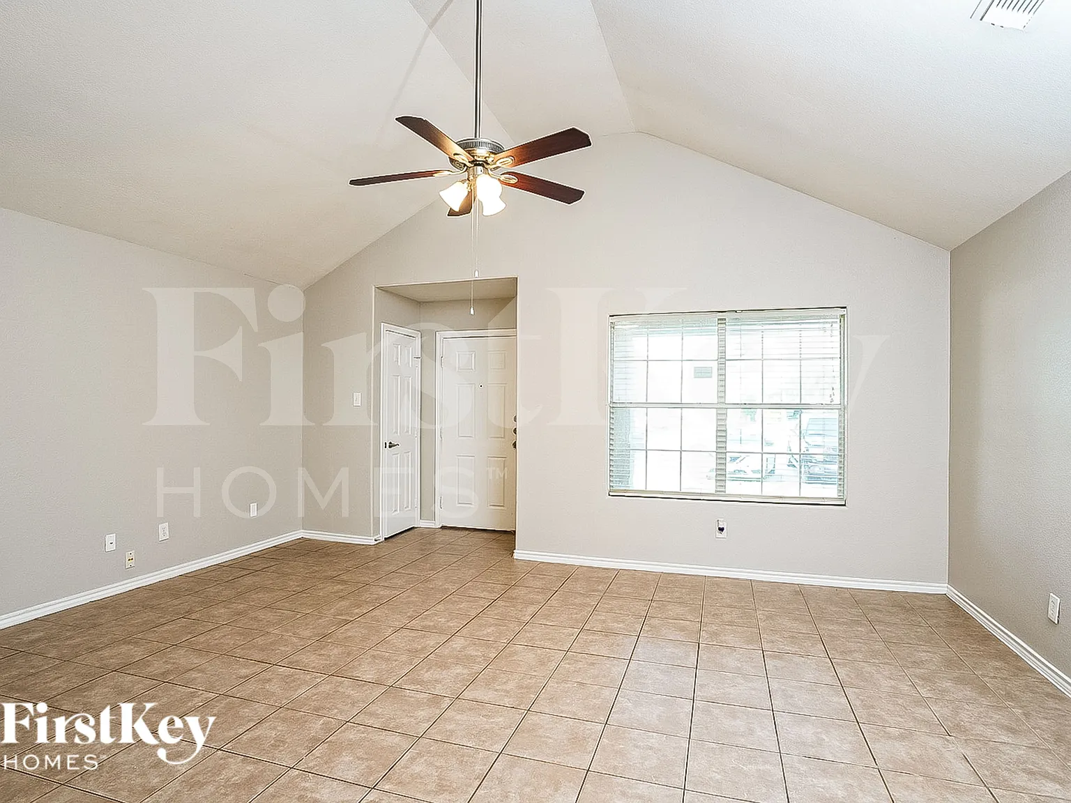 3 bed, 2.0 bath, 1308 sqft, $1,685 — Photo 3