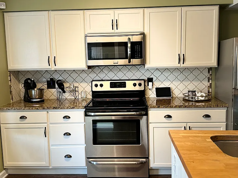 825 Showell Ct — Photo 4