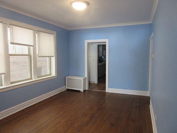 3rd image of 5004 Louise St