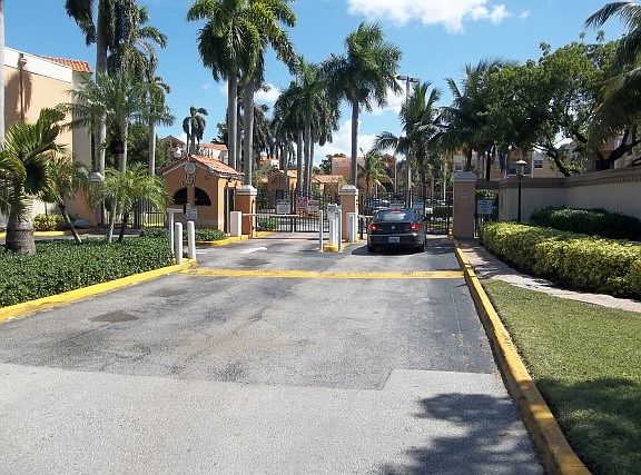 2nd image of 6276 Miami Gardens Dr APT 303