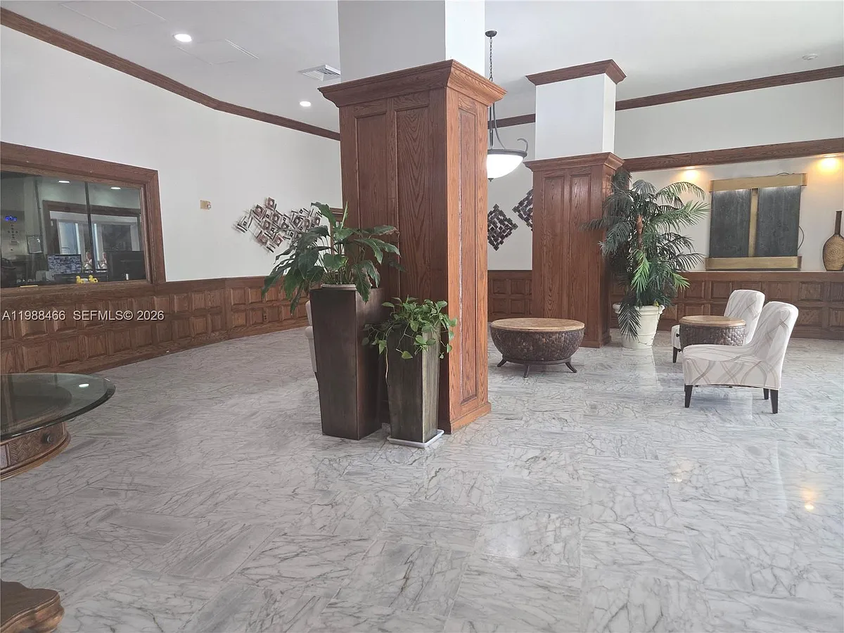 Building Photo - 3505 S Ocean Dr #804
