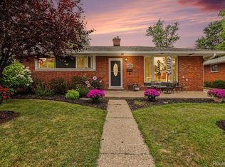 8965 Shannon Dr, Sterling Heights, MI 48314