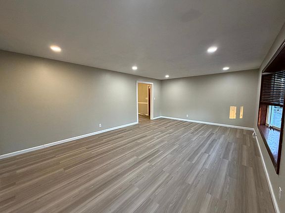 3rd image of 2209 Bending Willow Dr