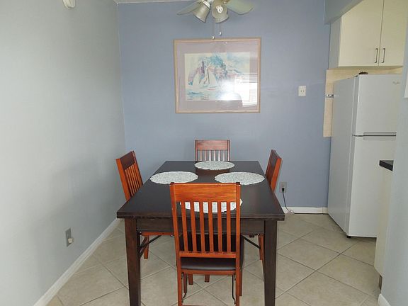 2nd image of 111 N L St APT 1