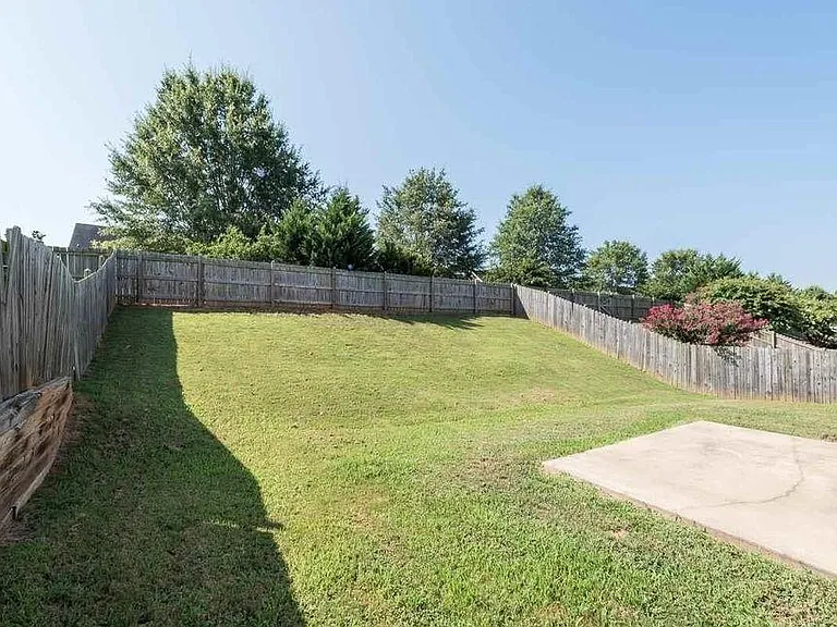 104 Hutson Ln — Photo 26