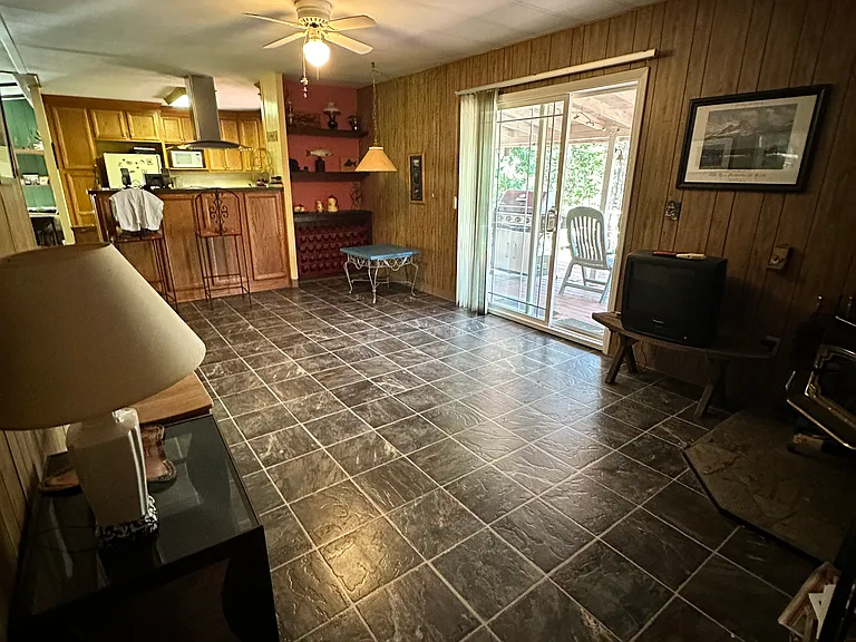 4460 Northwood Dr — Photo 8