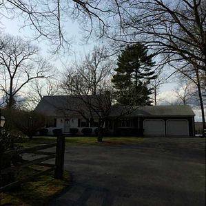 194 Whaley Hollow Rd, Coventry, RI, 02816
