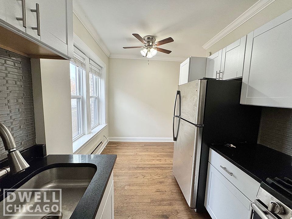1st image of 3815 N Greenview Ave #3821-3E