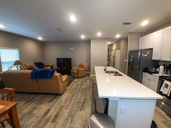4th image of 513 SW 12th St #Ba81b1247