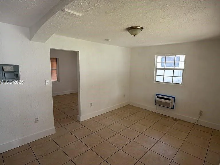 7305 NW 17th Ct — Photo 3