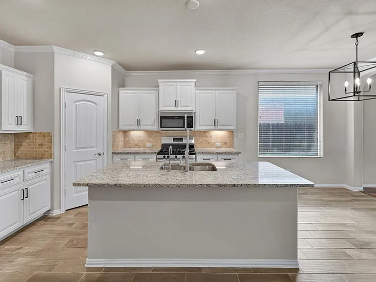 6711 Hall Of Fame Blvd — Photo 6