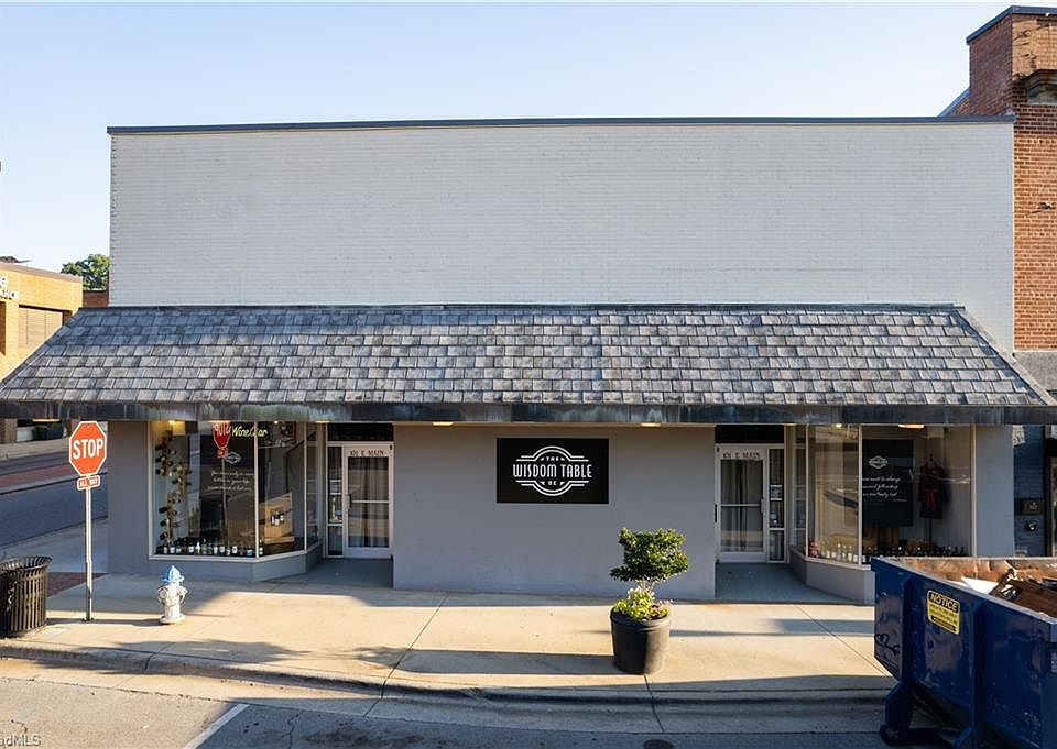 1st image of 101 E Main St