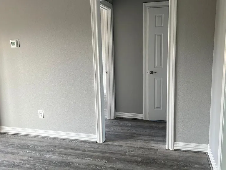4011 Delano St #4 — Photo 9