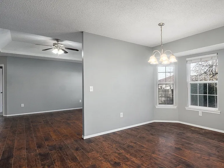 5533 S Walnut Hill Ave — Photo 7