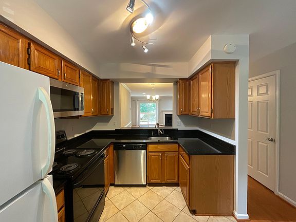 4th image of 2123 Hutchison Grove Ct