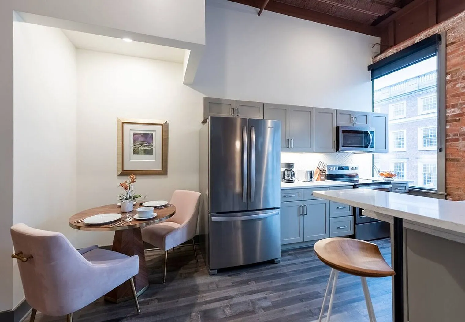 1 bed, 1.0 bath, $7,269 — Photo 2