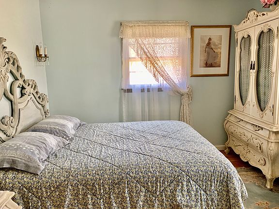 5th image of 39 Shady Cove Ln