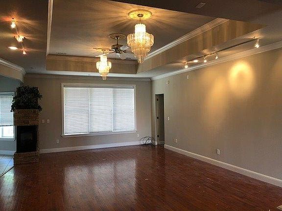 3rd image of 1213 N 22nd Pl
