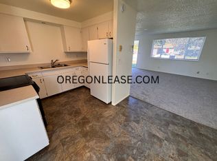 2 bed one bath Thurston Duplex home, Springfield, OR 97478