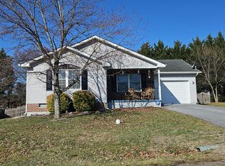 227 Coralberry Dr, Martinsburg, WV