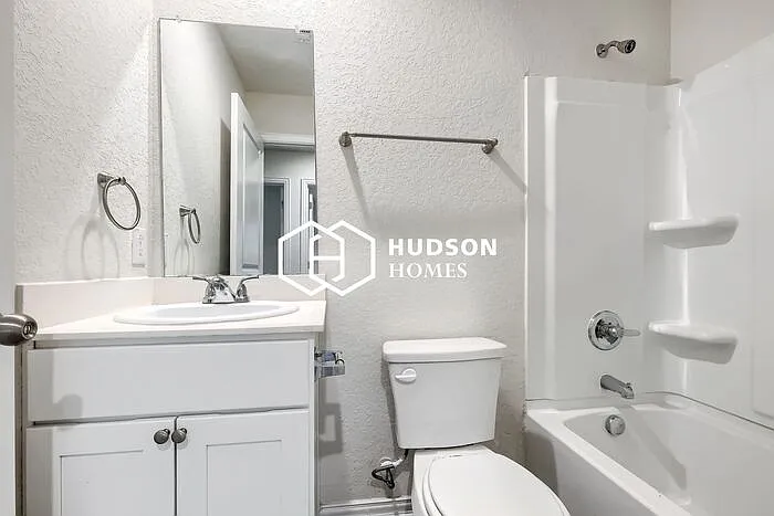 3327 Martin Luther King Dr #A — Photo 11