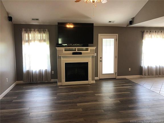 2nd image of 2767 Crescent Hill Dr NE