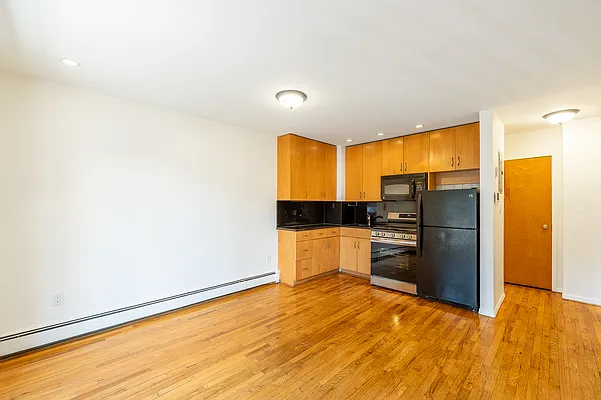 Rented by Astoria Realty | media 2