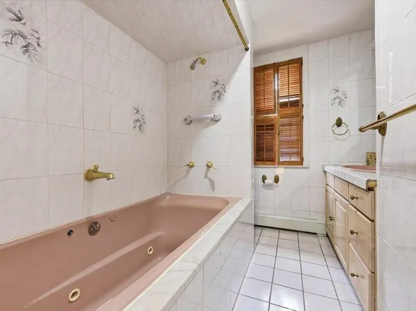 20 75th Street image 30 of 41