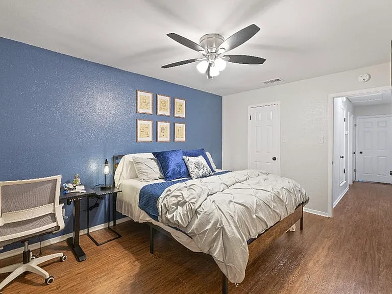 1009 W Sanford St #A — Photo 7