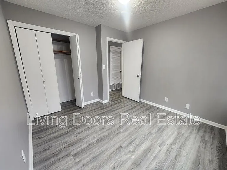 660 S 20th St #5 — Photo 8