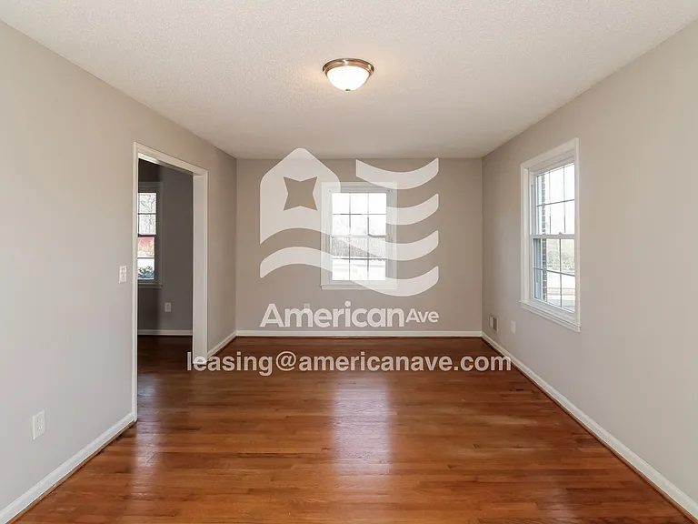 9675_004_wm_-_living_room_13506140.jpg