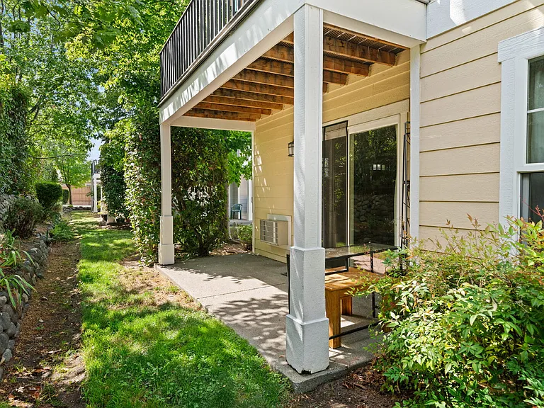2221 McCall Dr — Photo 20