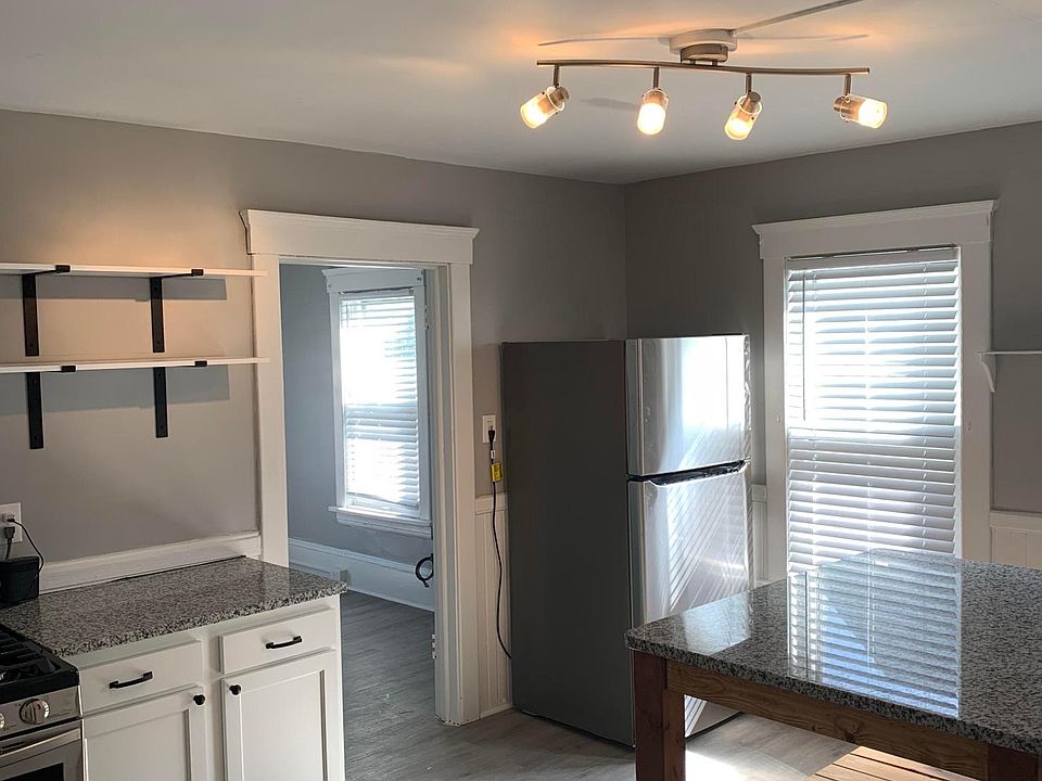 1st image of 1618 Lakewood Ave #3