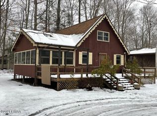 1155 Lakeland Dr, Lake Ariel, PA 18436