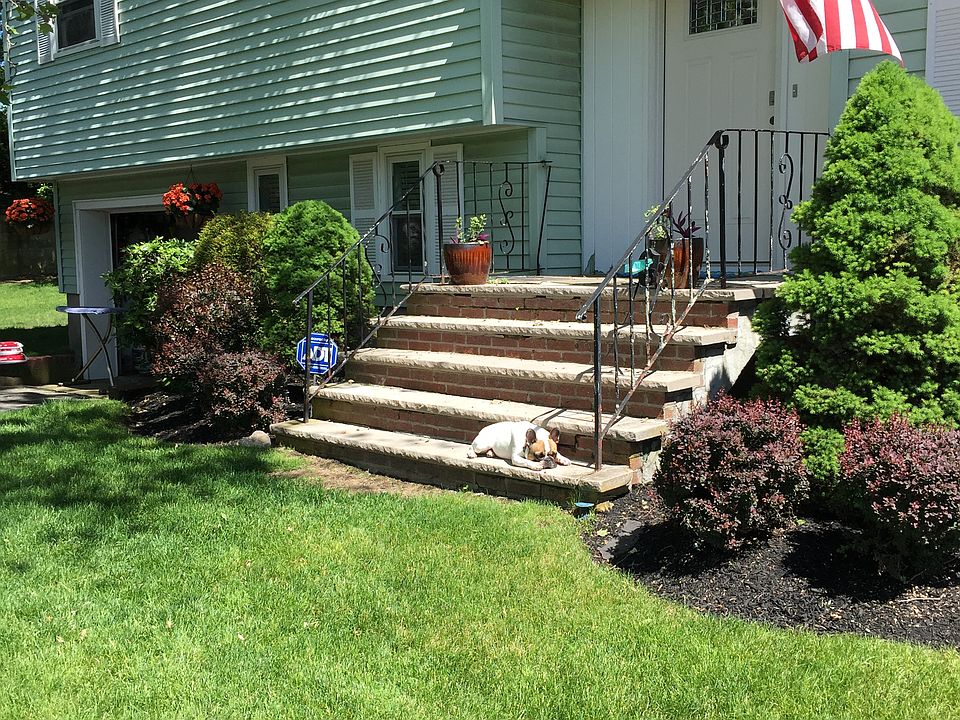 2nd image of 4 Janice Ln