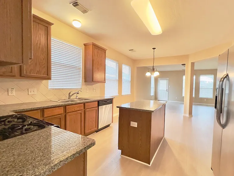 719 Pickett Hill Ln — Photo 13