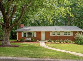 5 Fawn Dr, Asheville, NC 28803