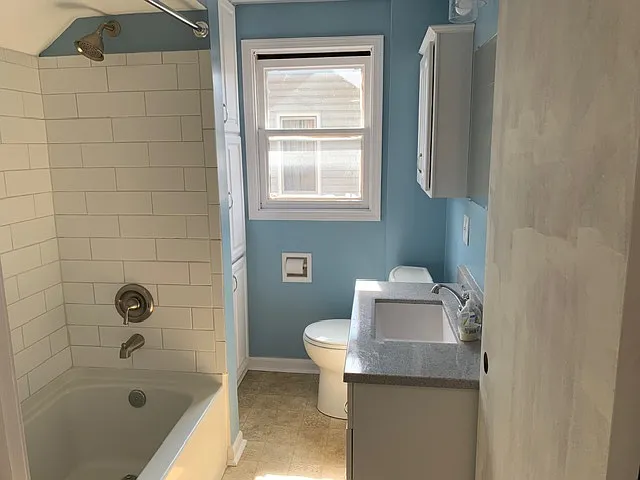 Bathroom upstiars