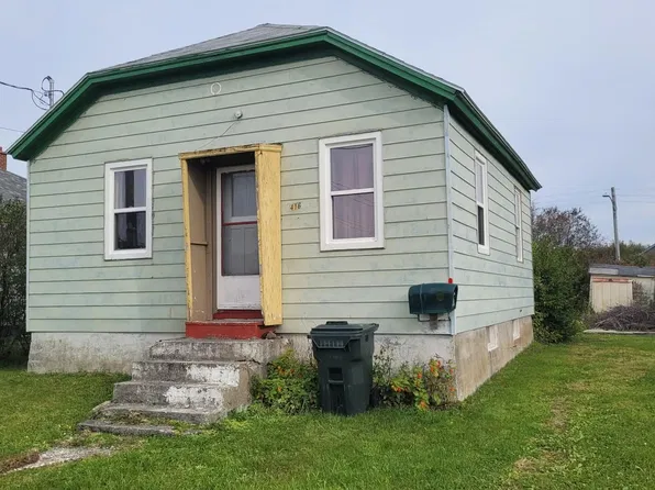 416 Arthur St, New Waterford, NS B1H 4H5