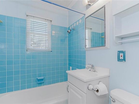 5th image of 8115 NE 50th St