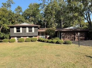 9019 N Locust Ln, Peoria, IL 61615